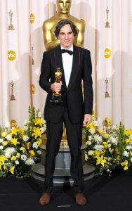 دانیل دی‌لوئیس برای فیلم خون به پا خواهد شد برنده اسکار بهترین هنرپیشه مرد شد.